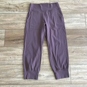 Align cropped joggers
